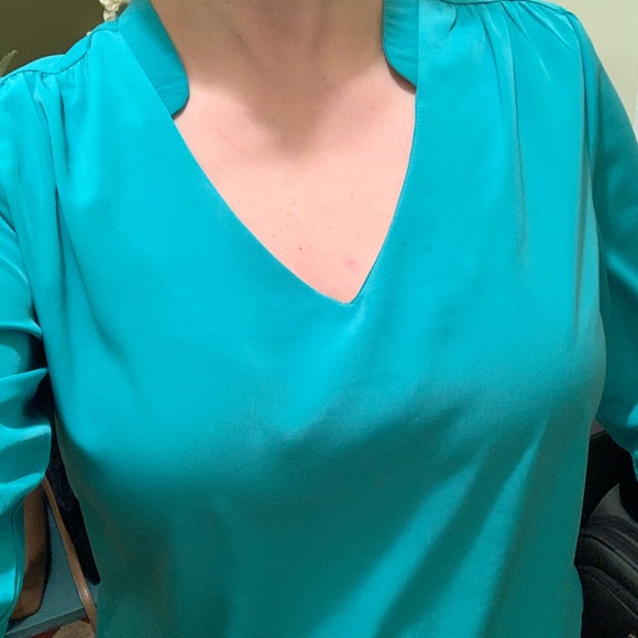 Green blouse - Picture 2 of 5